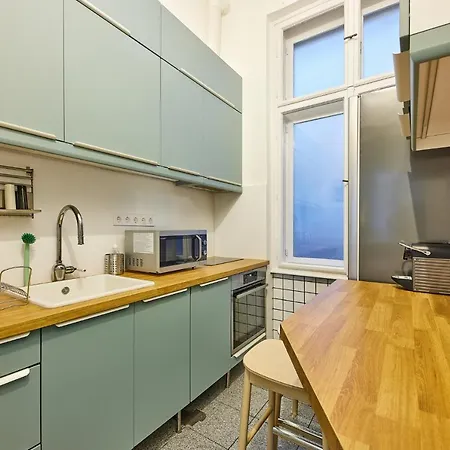 Апартаменты Uhu's Golden Soho